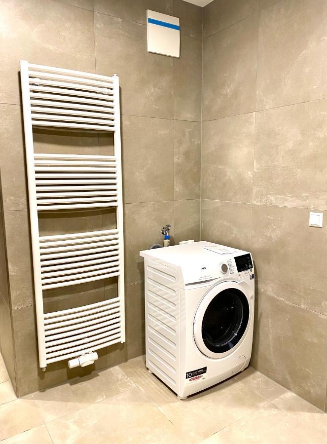 Exklusive 82 Qm Loftwohnung Mit Tiefgarage Und Sued-Balkon Zentral Titisee-Neustadt Exterior foto